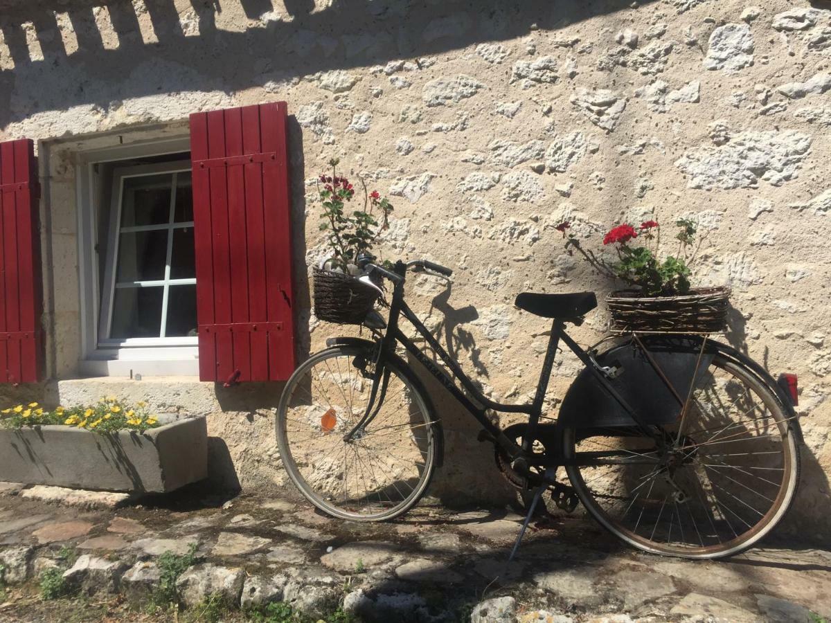 Le Peyrail Bed and Breakfast Les Lèves-et-Thoumeyragues Exteriör bild