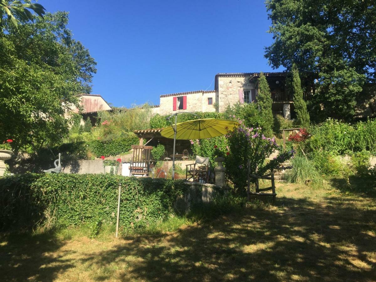Le Peyrail Bed and Breakfast Les Lèves-et-Thoumeyragues Exteriör bild